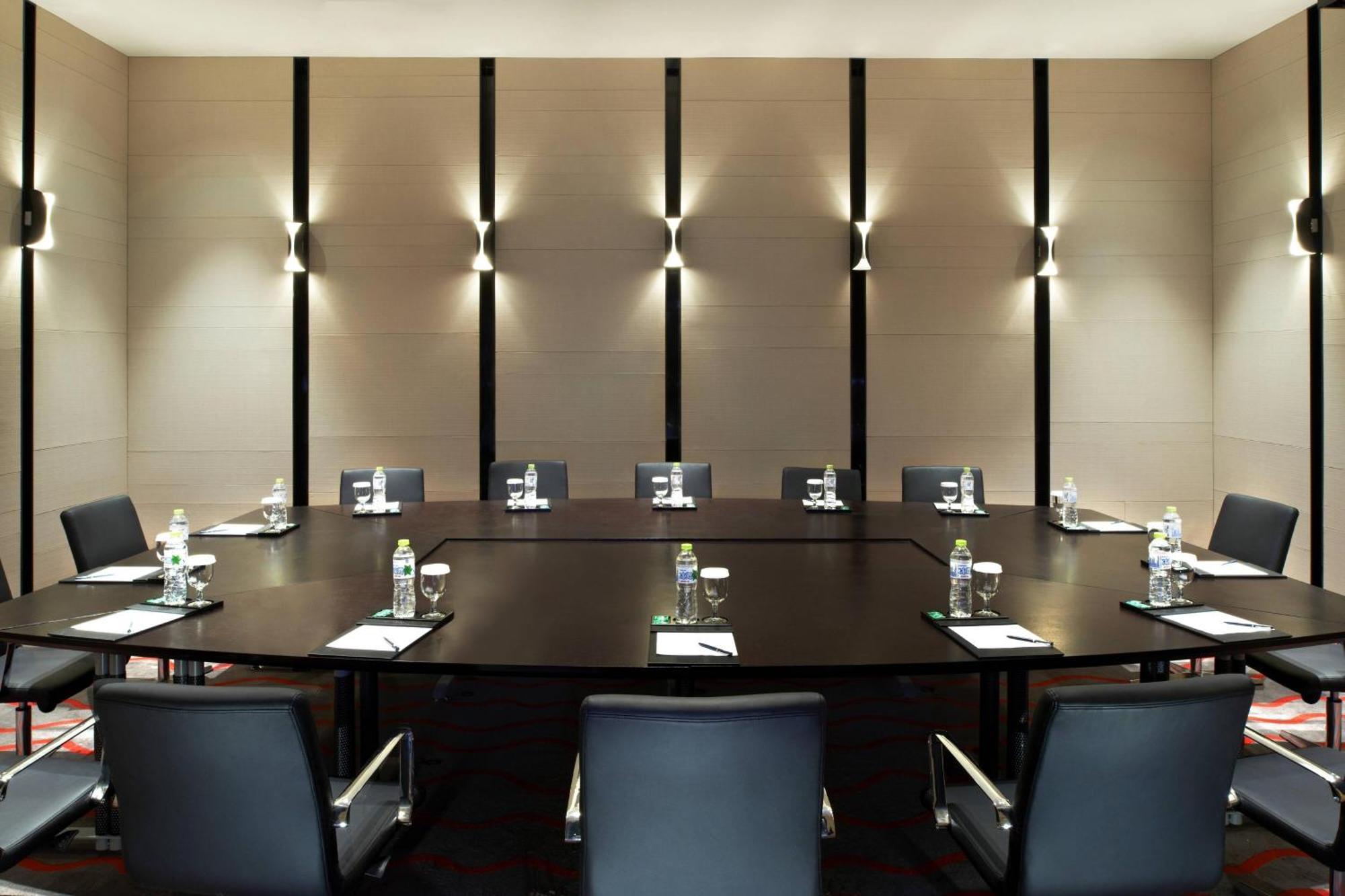 Four Points By Sheraton Qingdao, West Coast Bagian luar foto