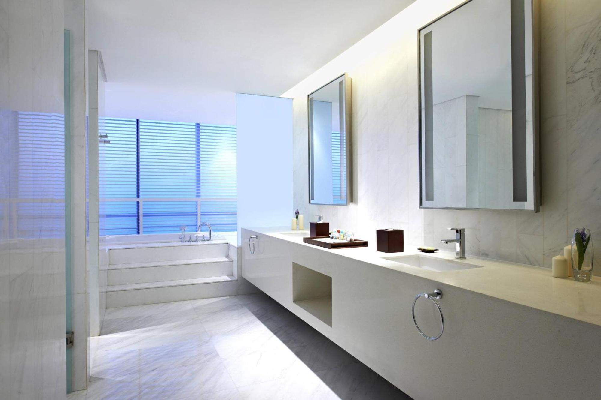 Four Points By Sheraton Qingdao, West Coast Bagian luar foto