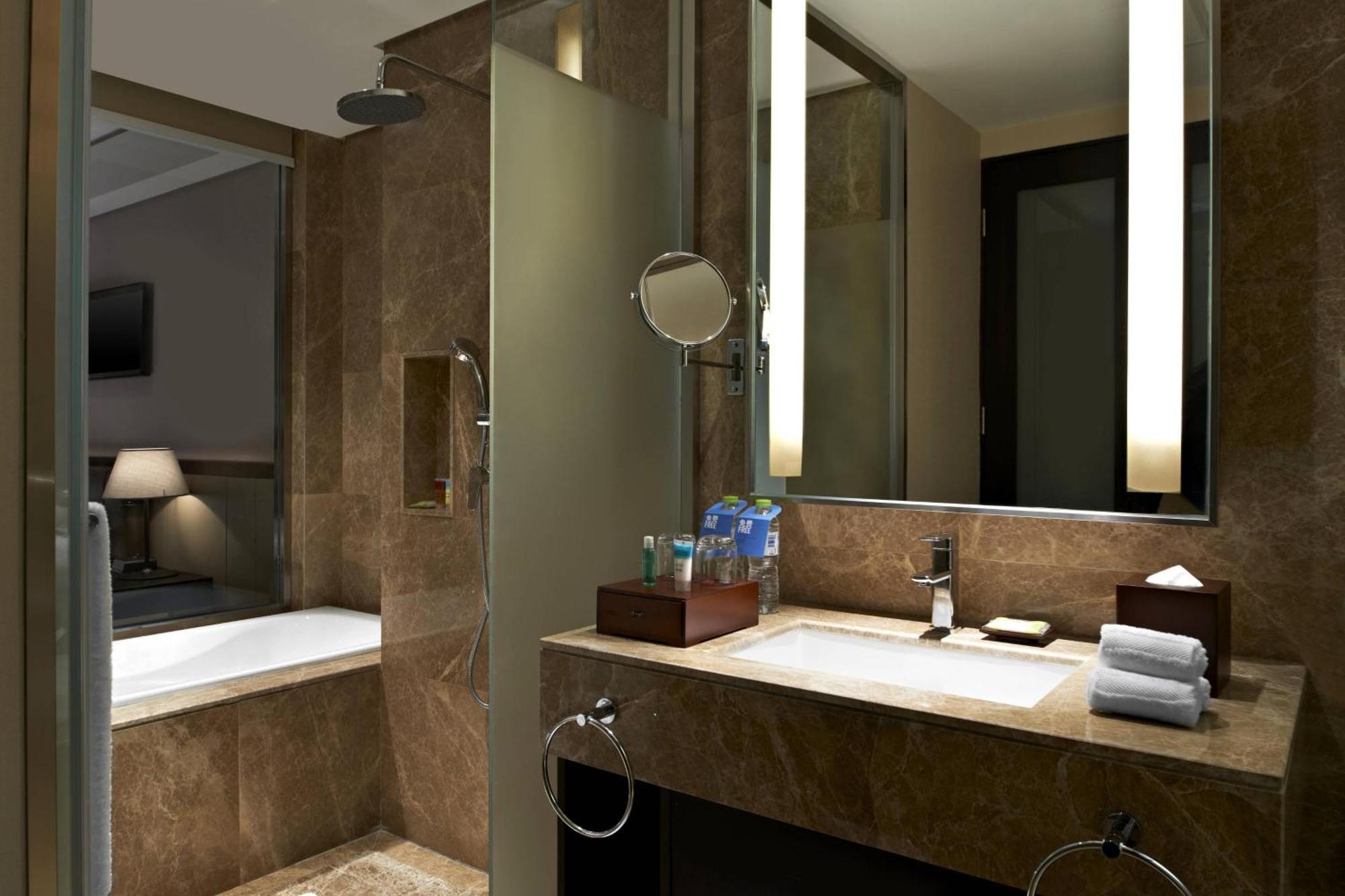 Four Points By Sheraton Qingdao, West Coast Bagian luar foto