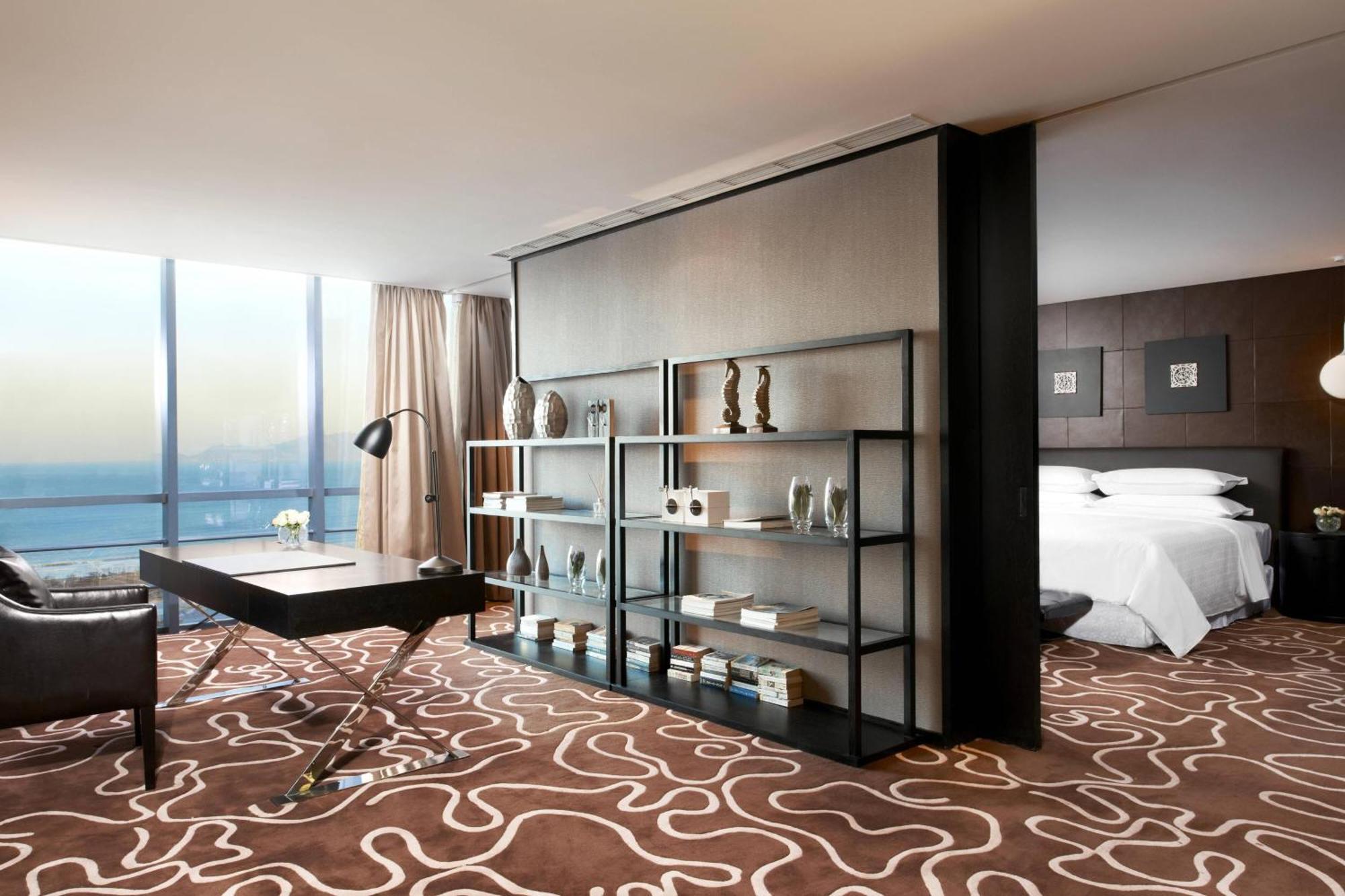 Four Points By Sheraton Qingdao, West Coast Bagian luar foto