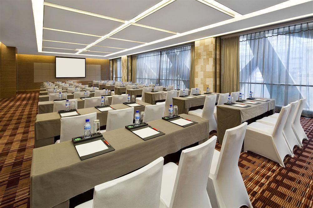 Four Points By Sheraton Qingdao, West Coast Bagian luar foto