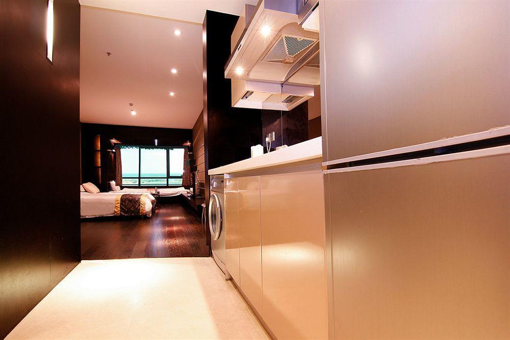 Four Points By Sheraton Qingdao, West Coast Bagian luar foto