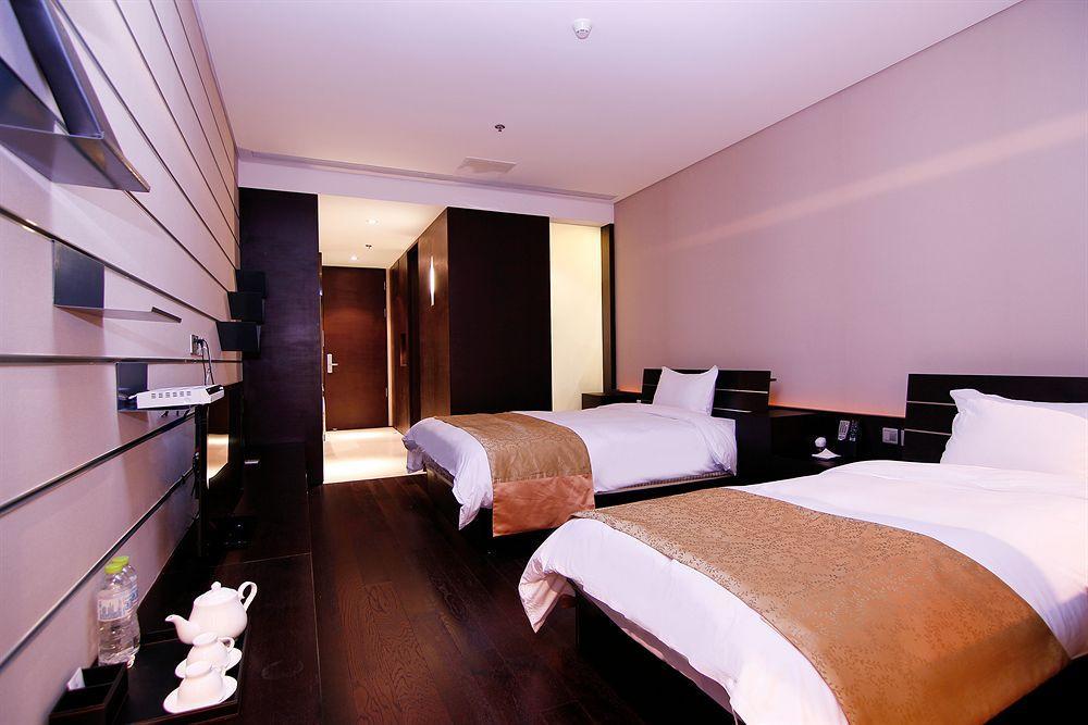 Four Points By Sheraton Qingdao, West Coast Bagian luar foto