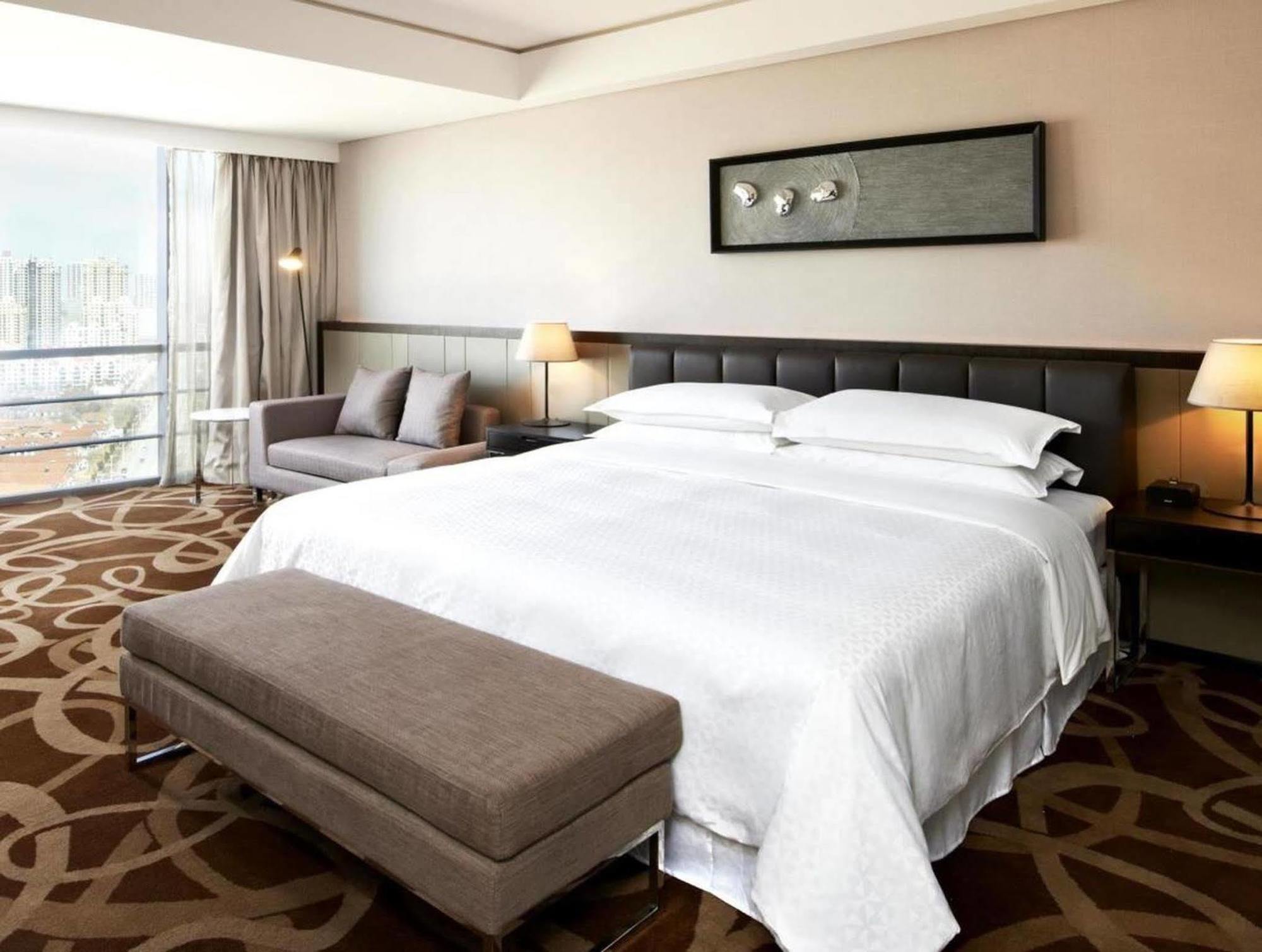 Four Points By Sheraton Qingdao, West Coast Bagian luar foto